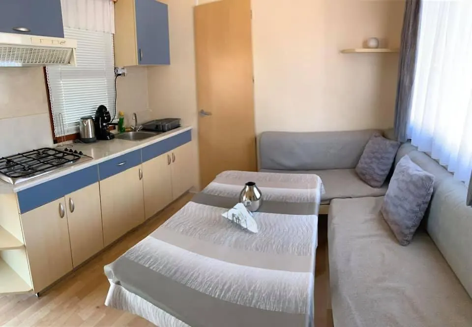 Coral Mobile Home Privlaka  Campsite